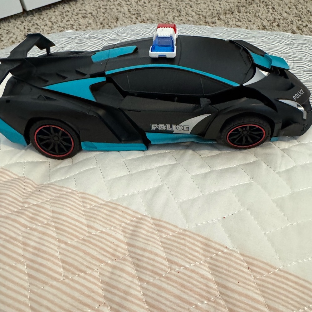 Remote Control Transforming Police Robot Car- NO REMOTE